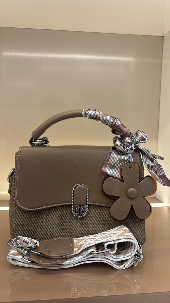 Two-Tone Leather Handbag for Women | Crossbody Shoulder Bag with Adjustable Strap | Stylish Carry Purse with Secure Closure and Organized Space for Casual Wear, Travel & Occasions